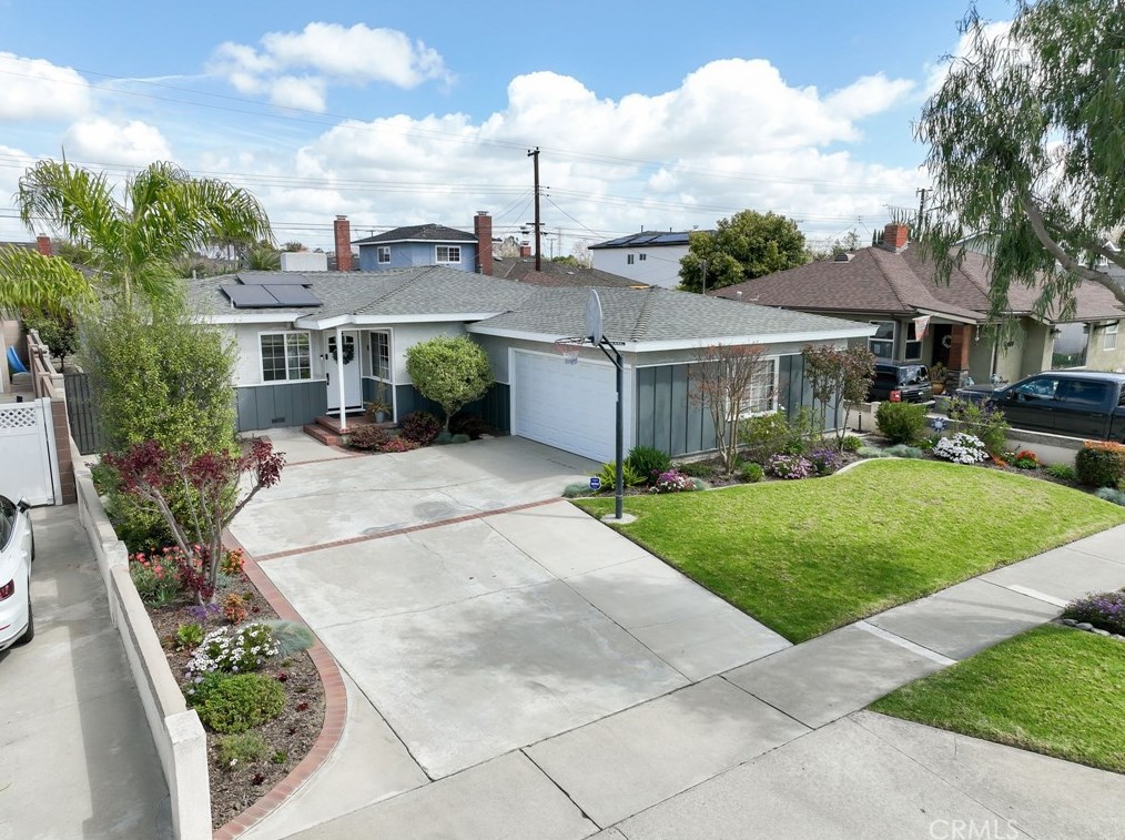 10615 Ashworth St, Bellflower, CA 90706-7105