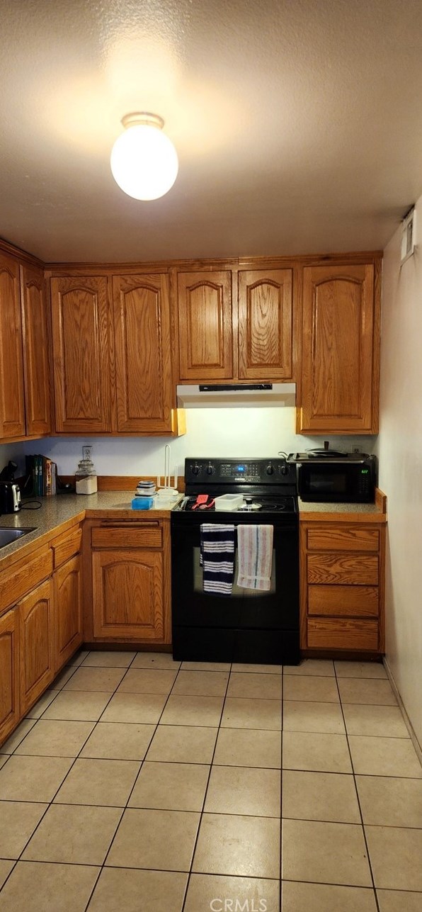 13117 Droxford St, Artesia, CA 90703