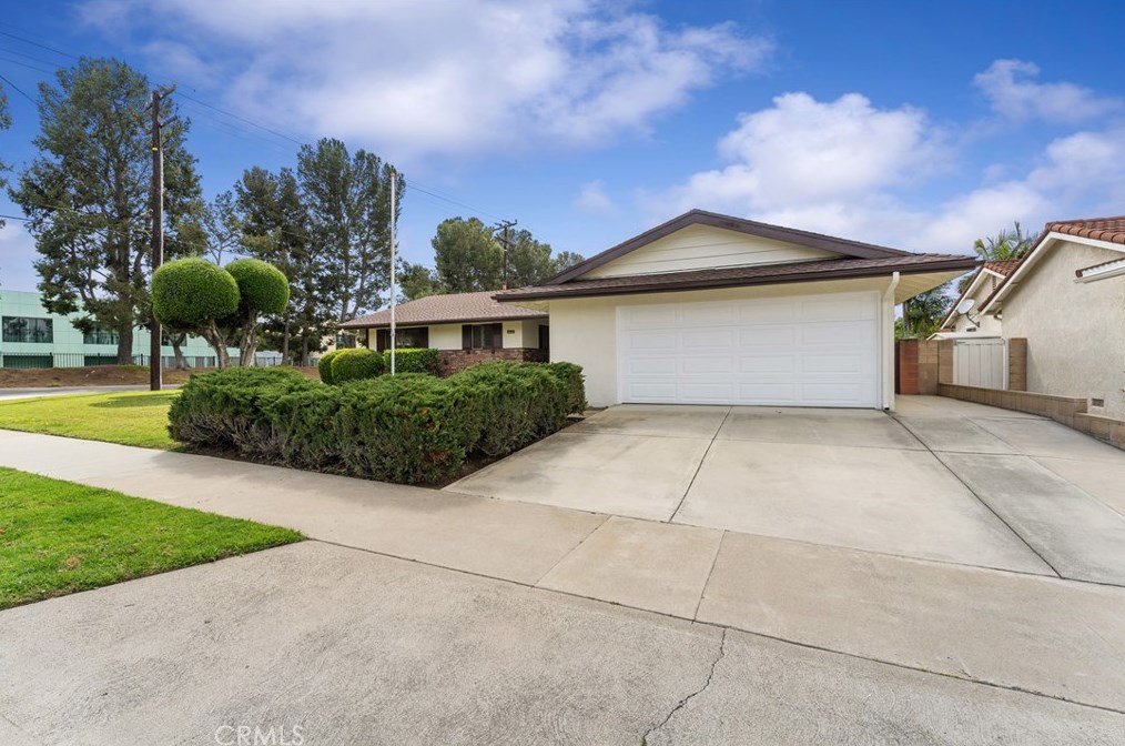 2456 Beechwood St, Orange CA  92865-2713 exterior