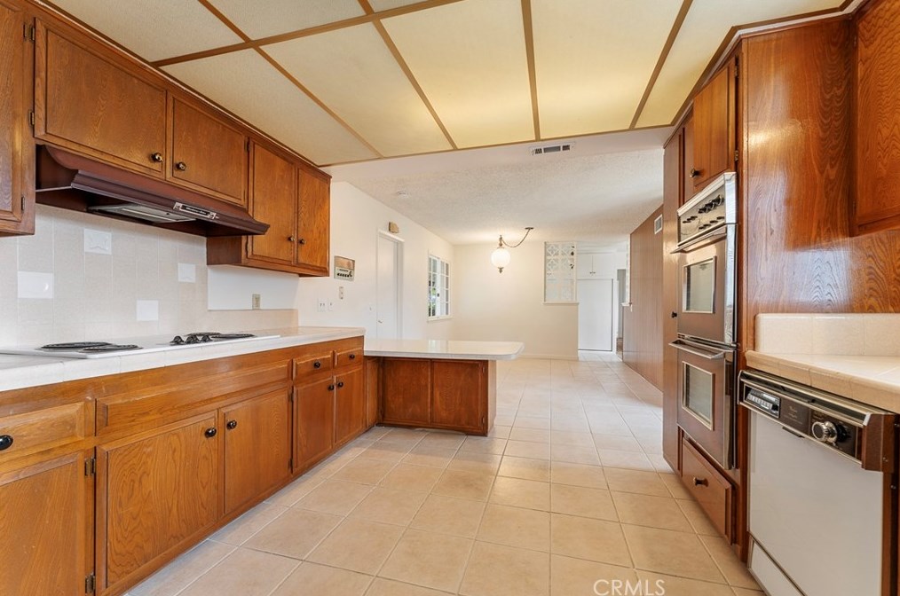 2456 Beechwood St, Orange CA  92865-2713 exterior