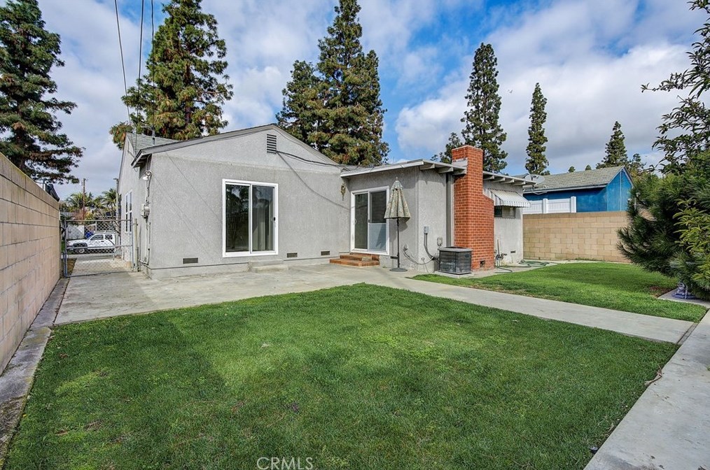 5032 Premiere Ave, Lakewood CA  90712-2712 exterior