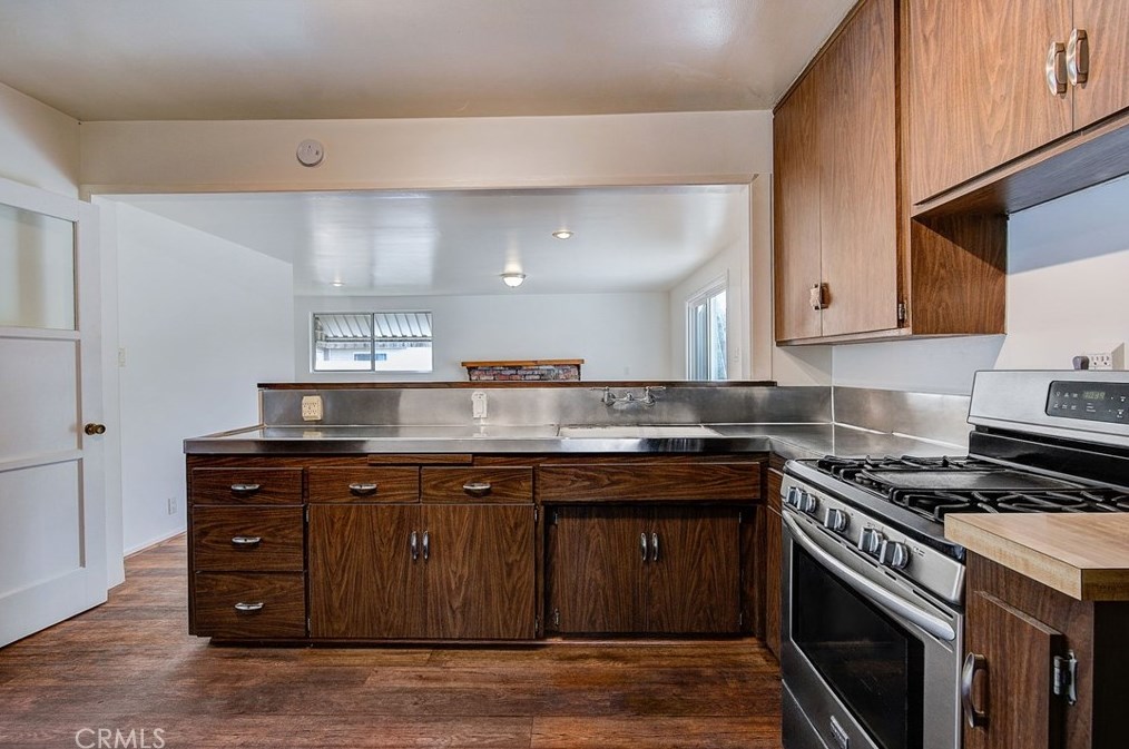 5032 Premiere Ave, Lakewood CA  90712-2712 exterior