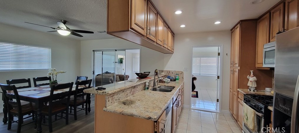 9412 Thistle Rd, Anaheim CA  92804-2332 exterior