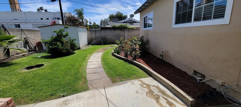 9412 Thistle Rd, Anaheim CA  92804-2332 exterior