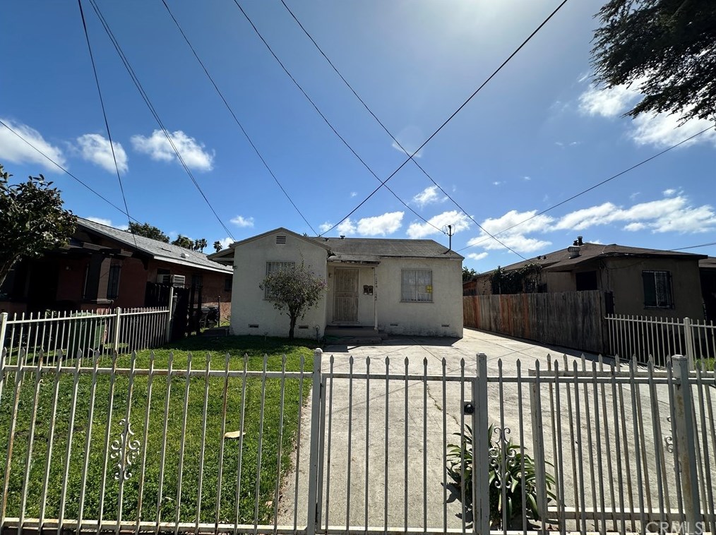 122 E Tichenor St, Compton, CA 90220
