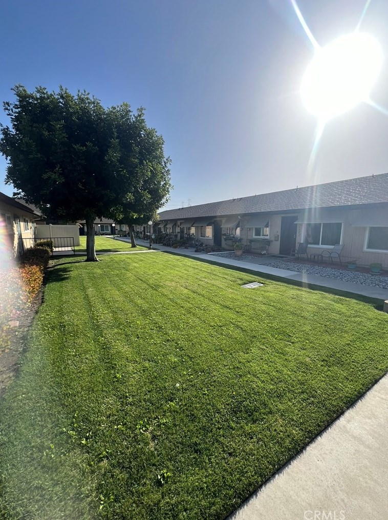 9908 Cedar St, Bellflower CA 90706-6910 exterior