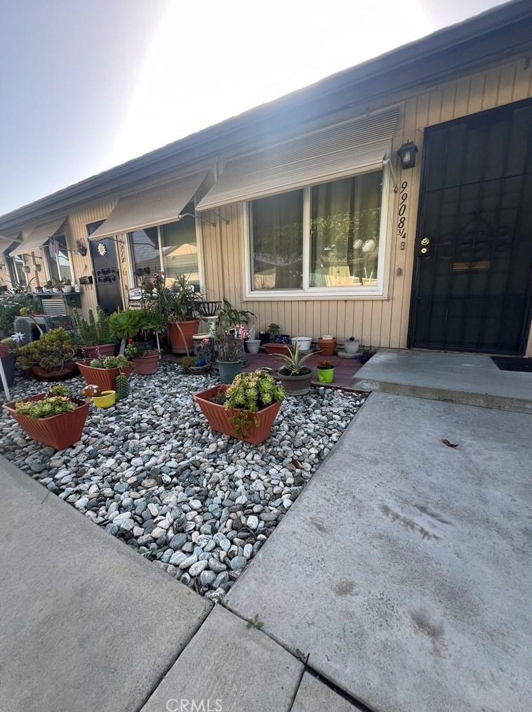 9908 Cedar St, Bellflower CA 90706-6910 exterior