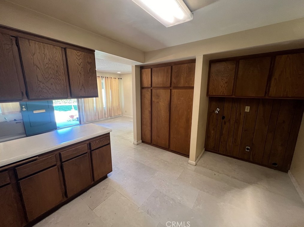 9908 Cedar St, Bellflower CA 90706-6910 exterior