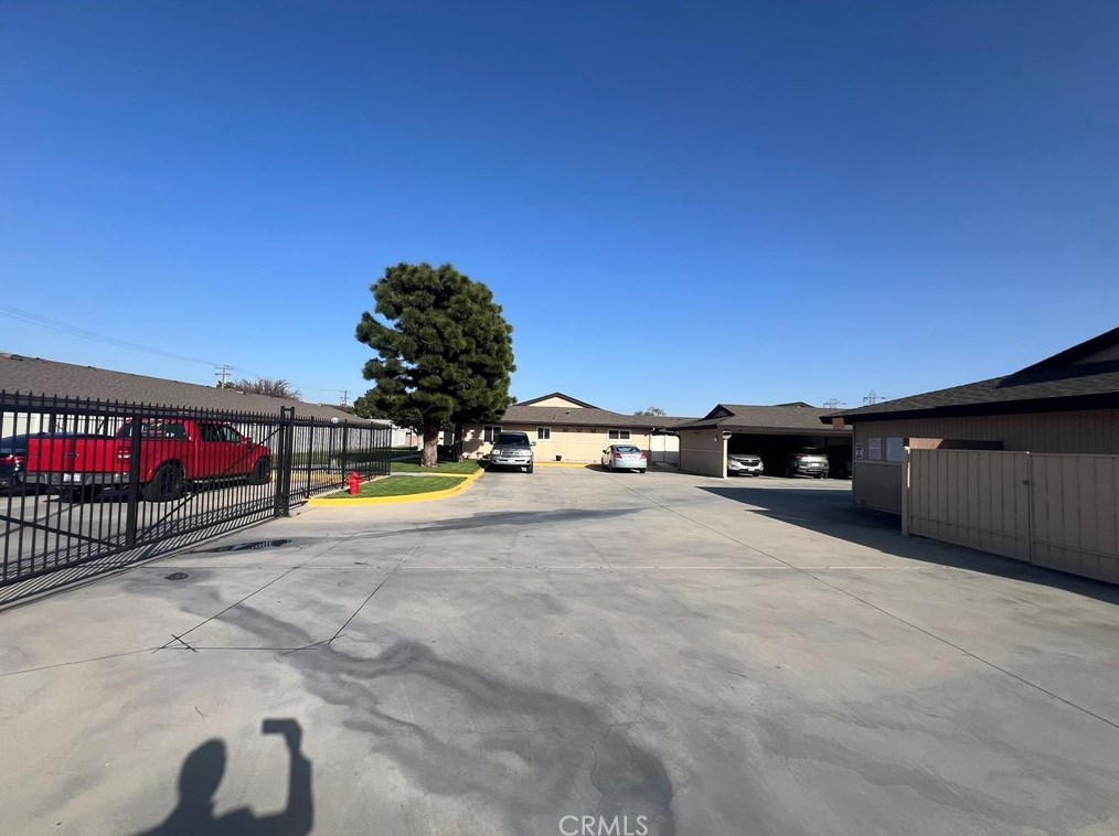 9908 Cedar St, Bellflower CA 90706-6910 exterior