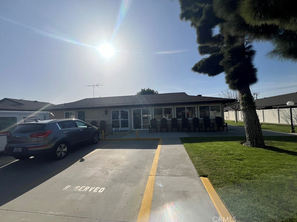 9908 Cedar St, Bellflower CA 90706-6910 exterior