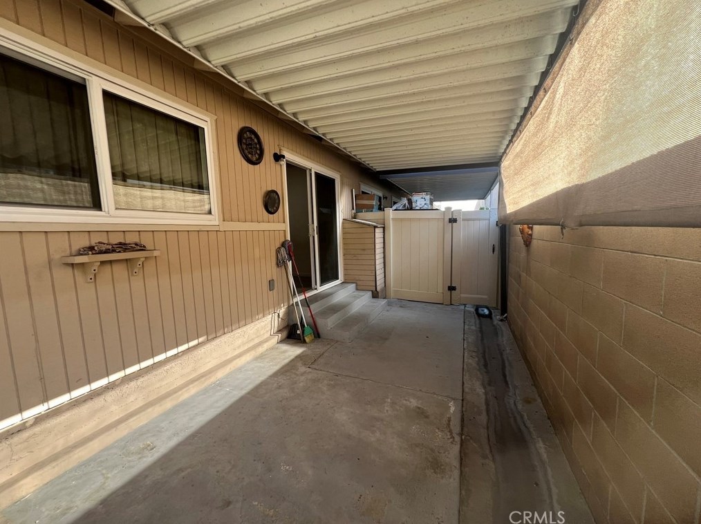 9908 Cedar St, Bellflower CA 90706-6910 exterior