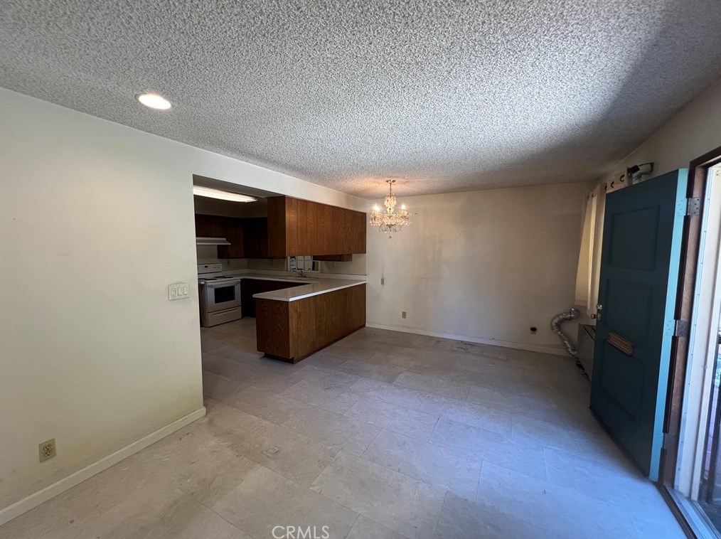 9908 Cedar St, Bellflower CA 90706-6910 exterior