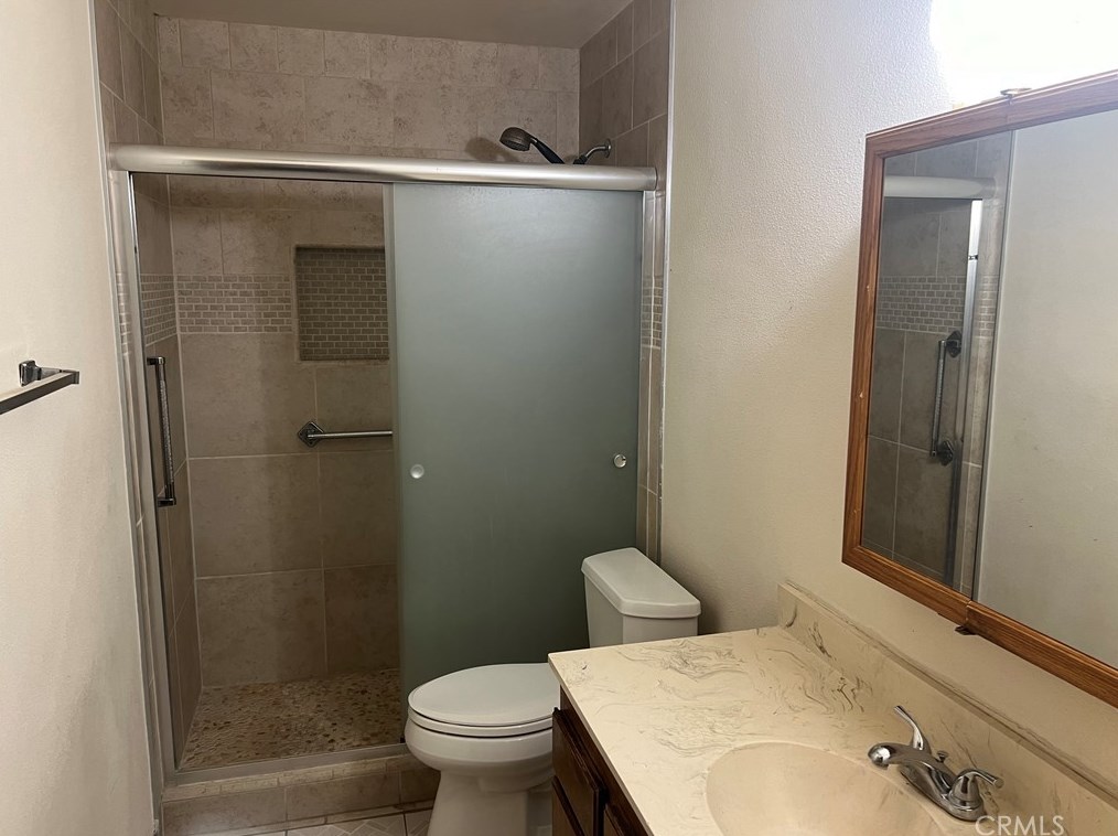 9908 Cedar St, Bellflower CA 90706-6910 exterior