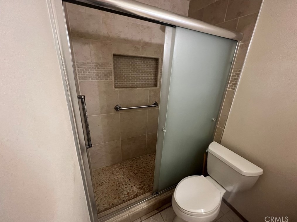 9908 Cedar St, Bellflower CA 90706-6910 exterior