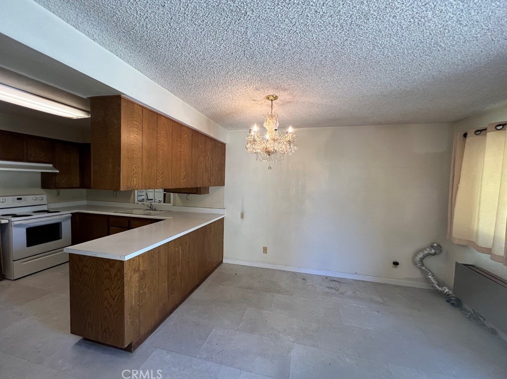 9908 Cedar St, Bellflower CA 90706-6910 exterior