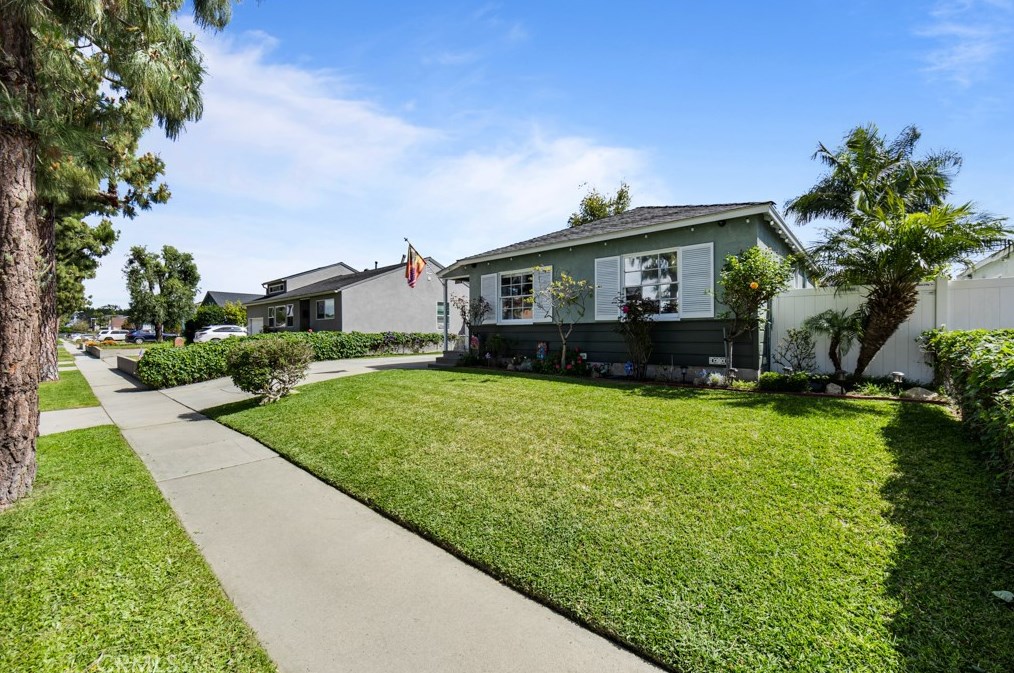 5338 Premiere Ave, Lakewood, CA 90712
