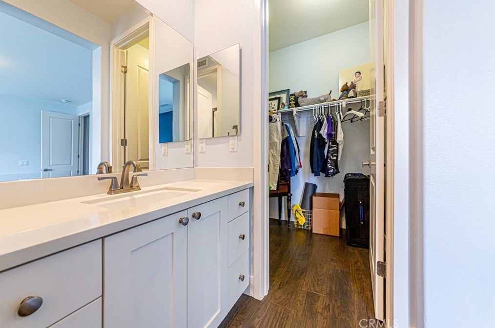 66 Gainsboro, Irvine CA  92620-2187 exterior
