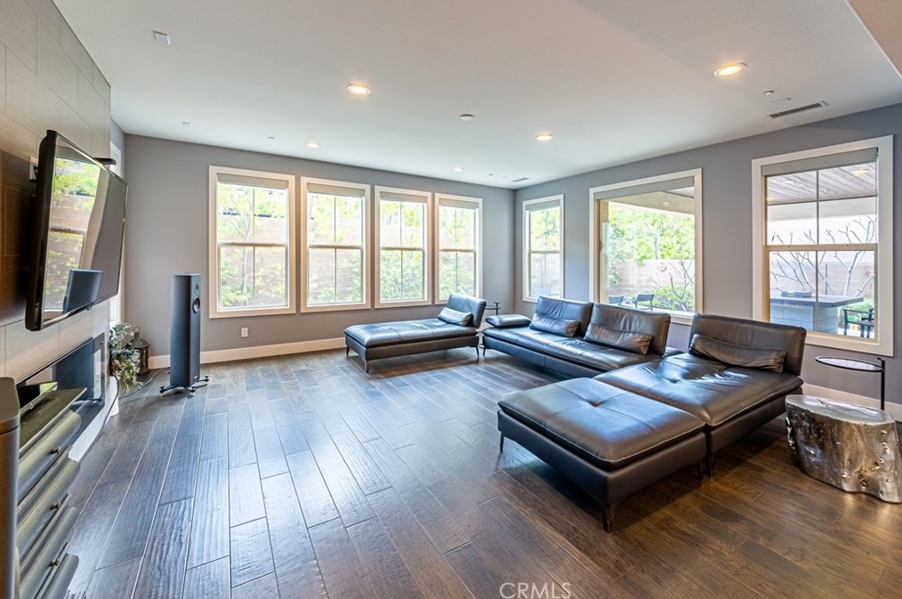 66 Gainsboro, Irvine CA  92620-2187 exterior