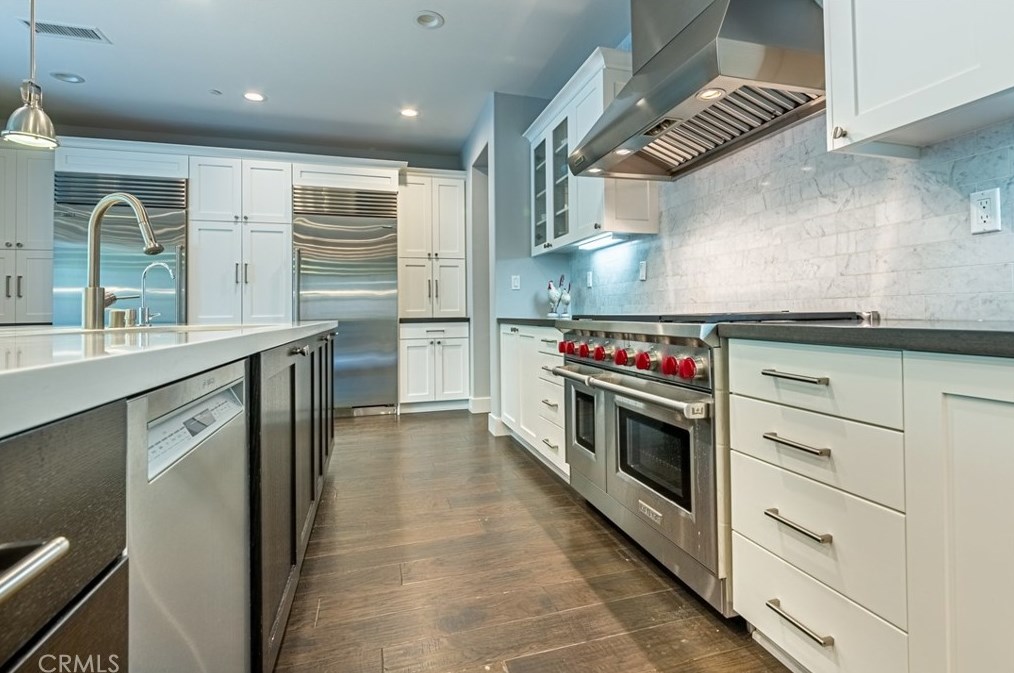 66 Gainsboro, Irvine CA  92620-2187 exterior
