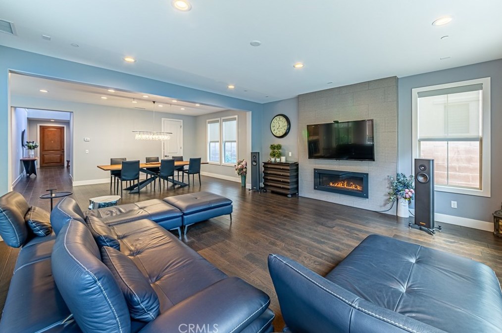 66 Gainsboro, Irvine CA  92620-2187 exterior