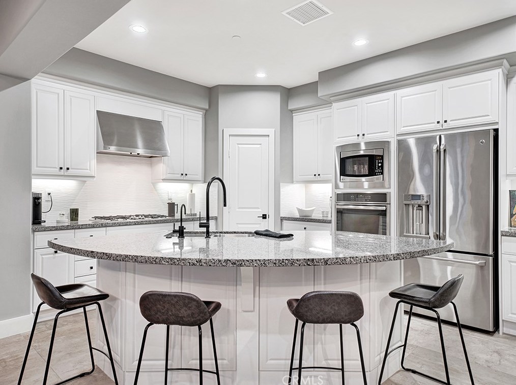 18646 Clubhouse Dr, Yorba Linda CA  92886-7057 exterior