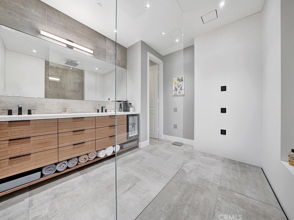 18646 Clubhouse Dr, Yorba Linda CA  92886-7057 exterior