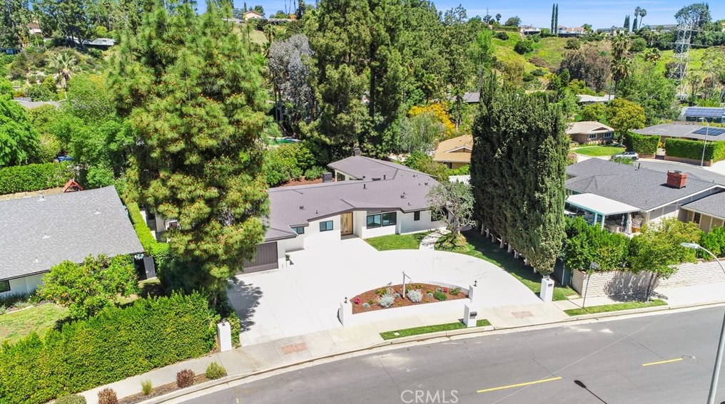 18871 Rosita St, Los Angeles CA  91356-5102 exterior