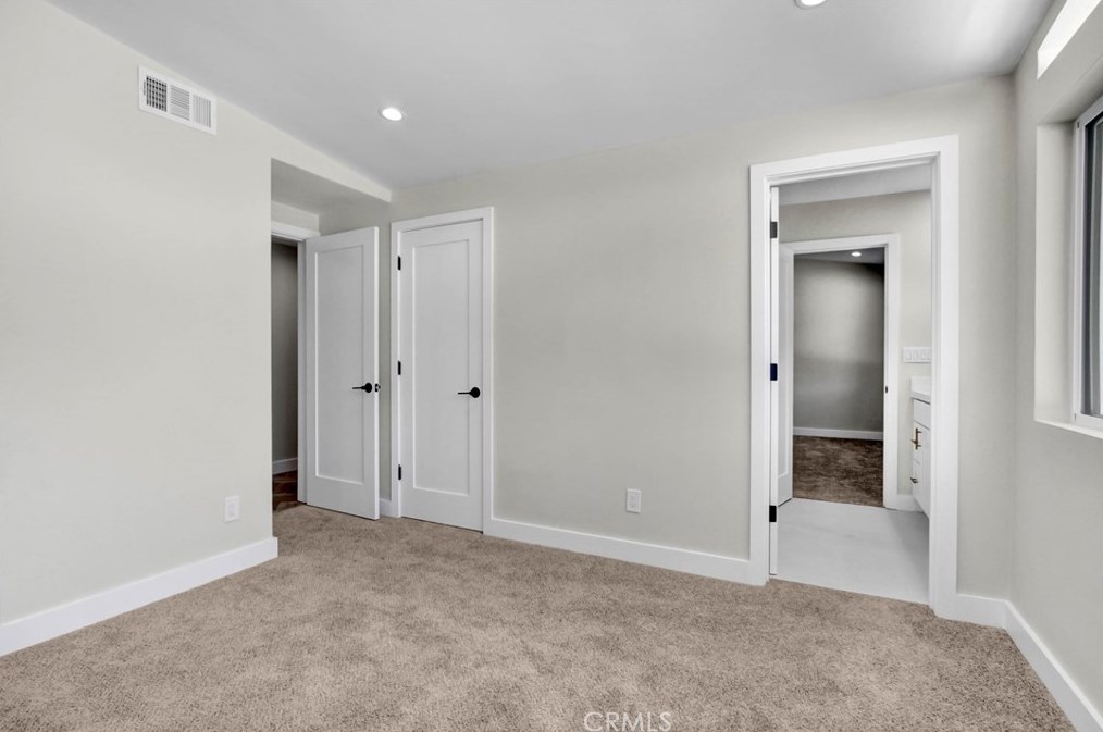 18871 Rosita St, Los Angeles CA  91356-5102 exterior