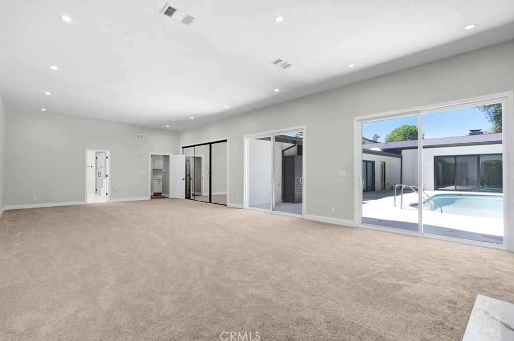 18871 Rosita St, Los Angeles CA  91356-5102 exterior