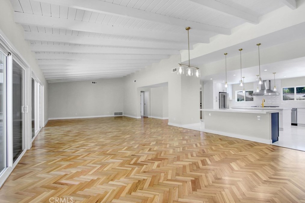 18871 Rosita St, Los Angeles CA  91356-5102 exterior