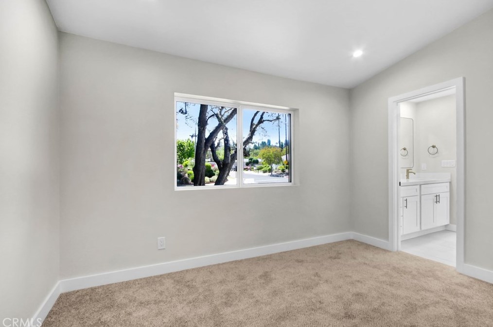 18871 Rosita St, Los Angeles CA  91356-5102 exterior
