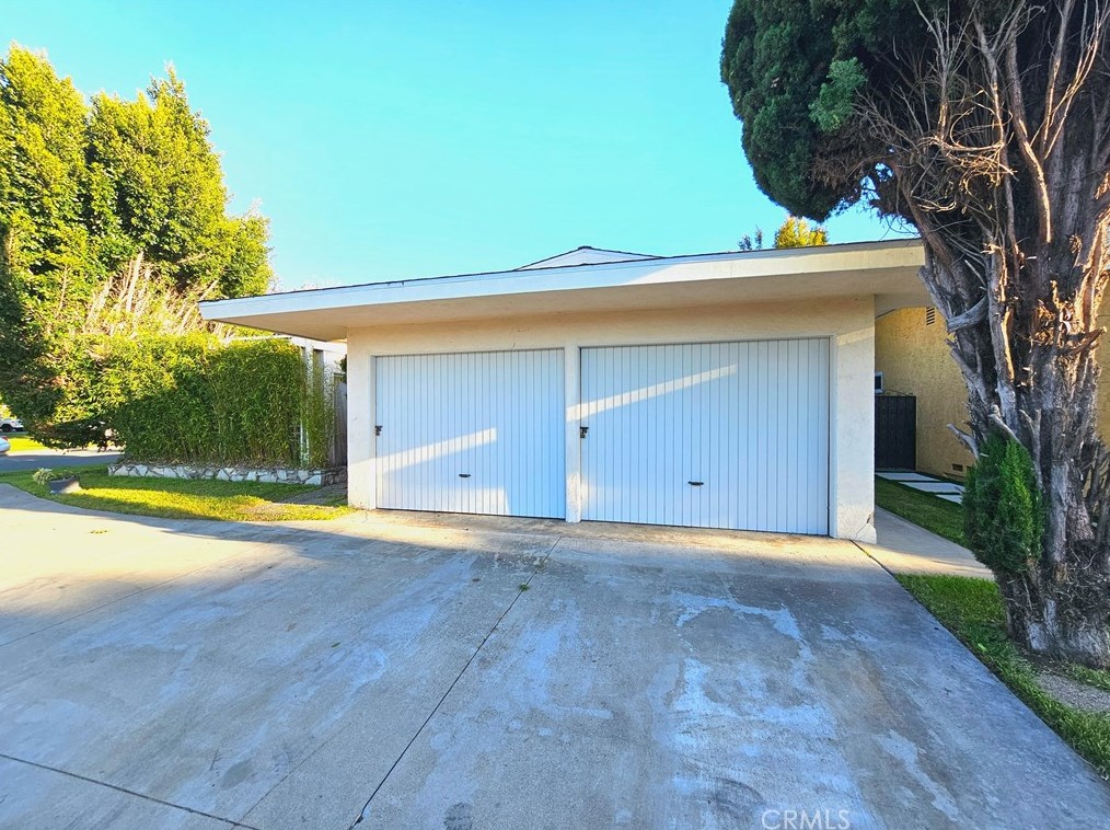 4121 Clubhouse Dr, Lakewood, CA 90712-4010