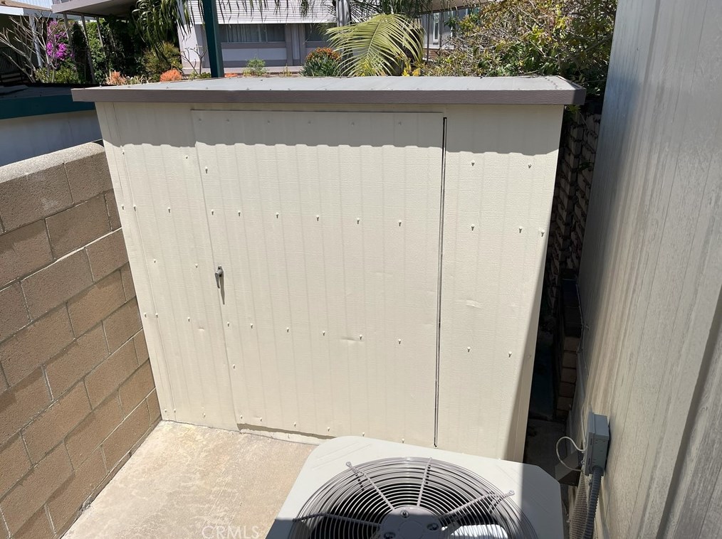 692 Forest Lake Dr, Brea CA 92821-2850 exterior