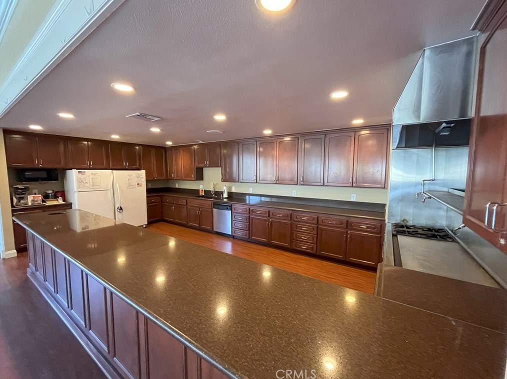 692 Forest Lake Dr, Brea CA 92821-2850 exterior