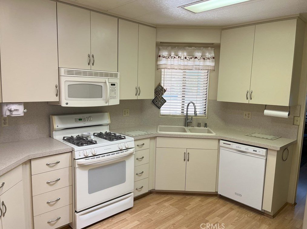 692 Forest Lake Dr, Brea CA 92821-2850 exterior