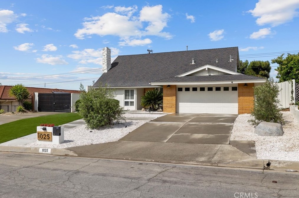 1025 Verona Dr, Fullerton CA  92835-3340 exterior