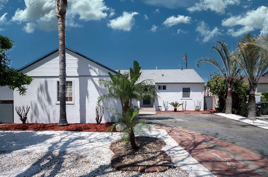 10245 Foster Rd, Downey, CA 90242