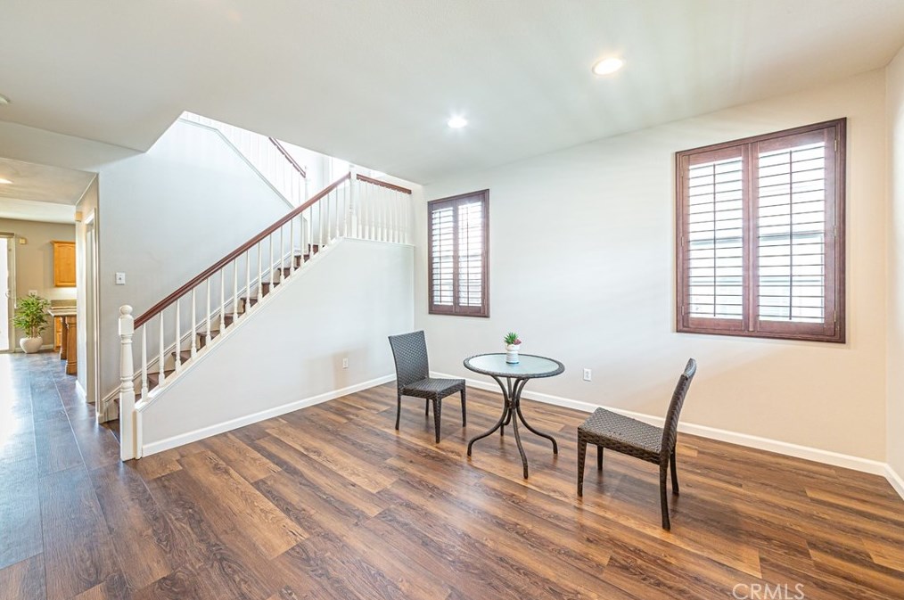 17645 Loganberry Rd, Long Beach, CA 90746