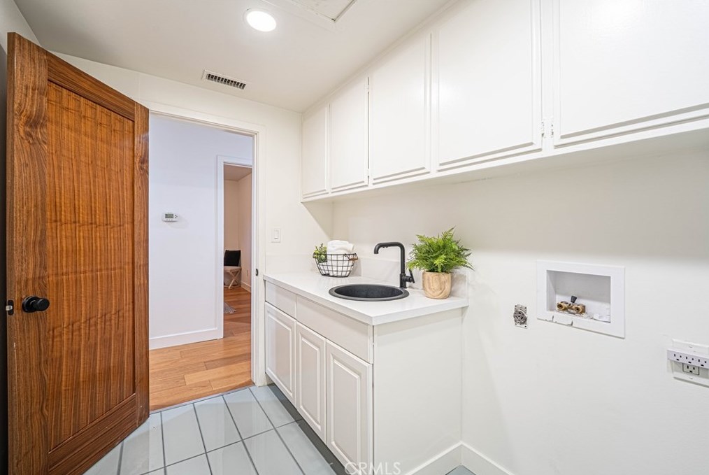 1611 Raymond Ave, Fullerton CA 92831-3820 exterior