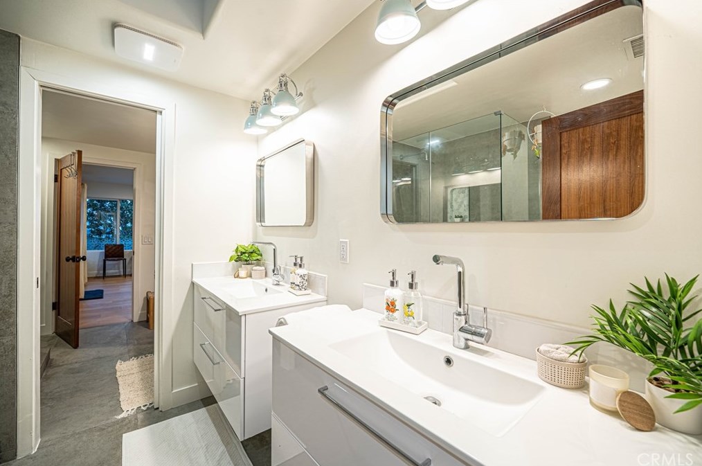 1611 Raymond Ave, Fullerton CA 92831-3820 exterior