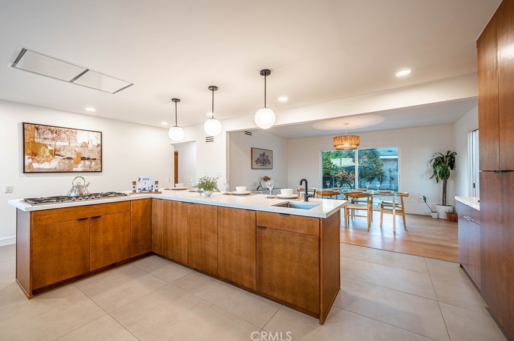 1611 Raymond Ave, Fullerton CA 92831-3820 exterior