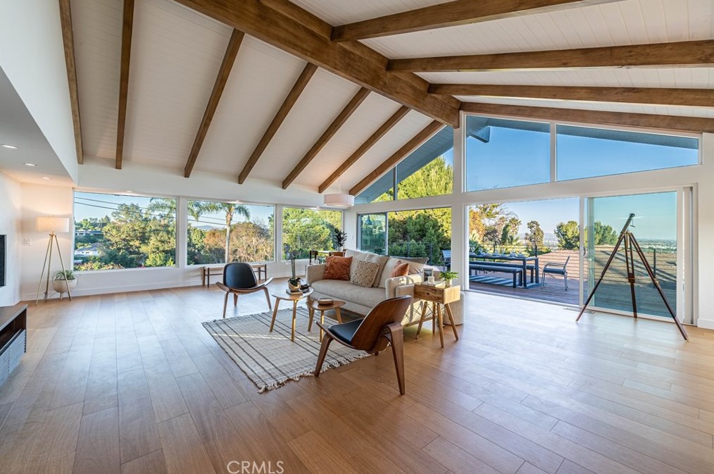 1611 Raymond Ave, Fullerton CA 92831-3820 exterior