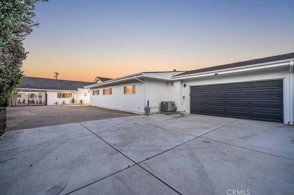 1611 Raymond Ave, Fullerton CA 92831-3820 exterior