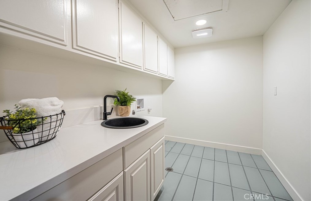 1611 Raymond Ave, Fullerton CA 92831-3820 exterior