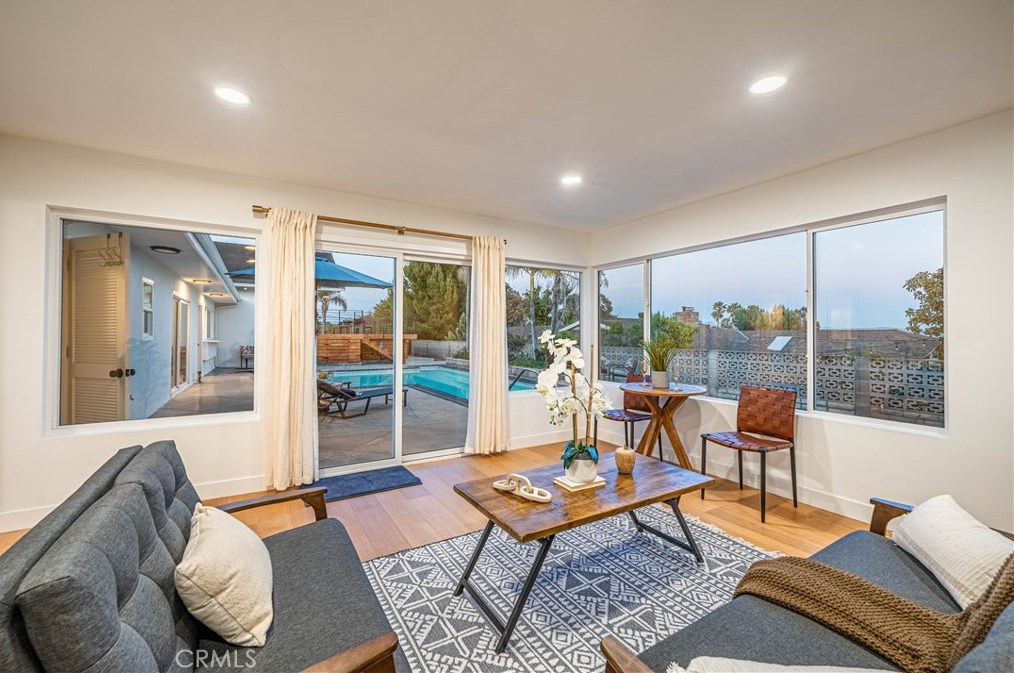 1611 Raymond Ave, Fullerton CA 92831-3820 exterior