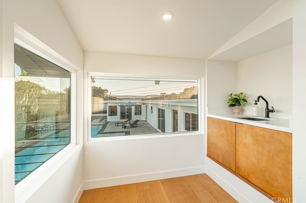 1611 Raymond Ave, Fullerton CA 92831-3820 exterior