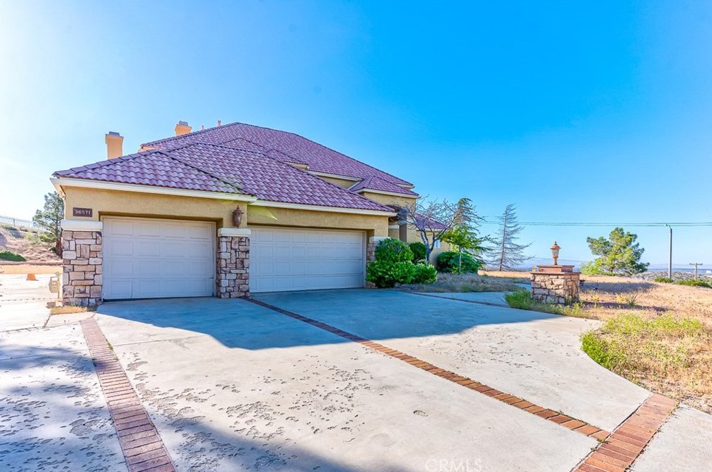 36571 Vista Del Lago St, Palmdale, CA 93551-7969