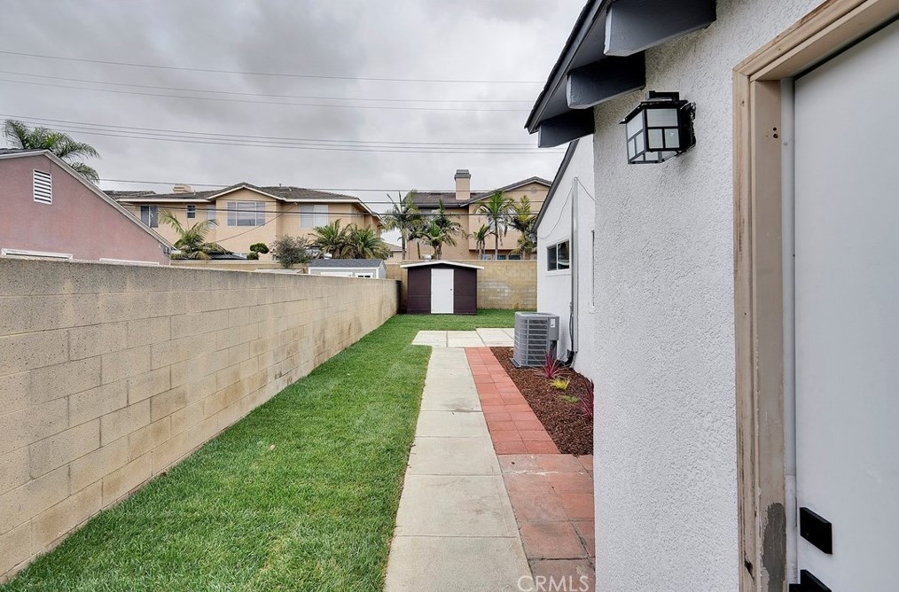 6733 Via Arroyo Dr, Buena Park CA  90620-4112 exterior