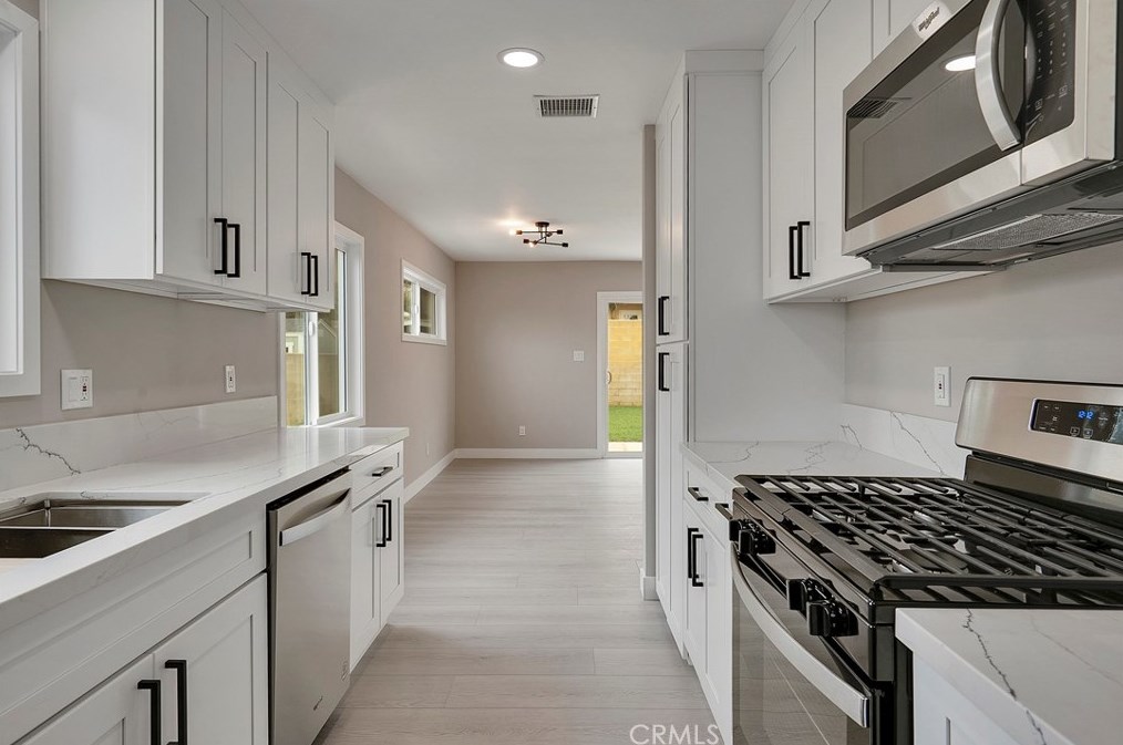 6733 Via Arroyo Dr, Buena Park CA  90620-4112 exterior
