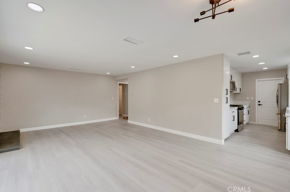 6733 Via Arroyo Dr, Buena Park CA  90620-4112 exterior